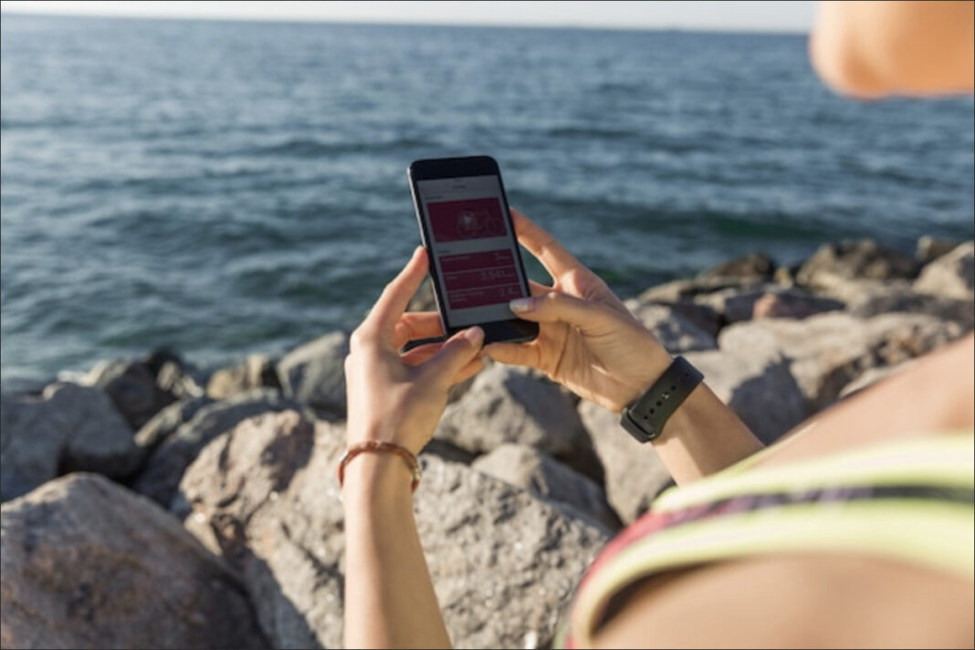 Создано первое в мире приложение для смартфонов, позволяющее обмениваться сообщениями под водой
